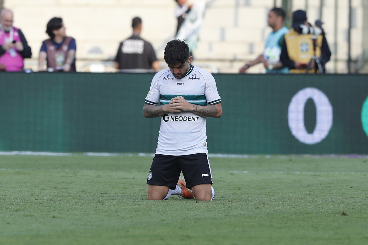 Após perder 12 em 14 fora, Coritiba precisa de 100% no Couto