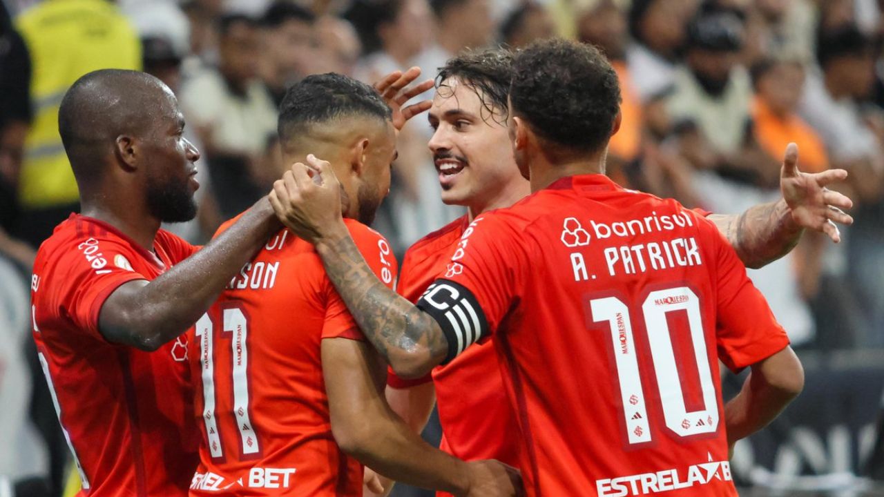 Mano afirma que Internacional triplicou 'bicho' para ganhar do Corinthians;  dirigente rival rebate