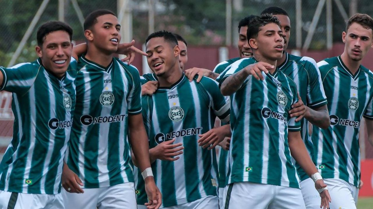 Coritiba goleia Monte Azul e garante classificação na Copinha