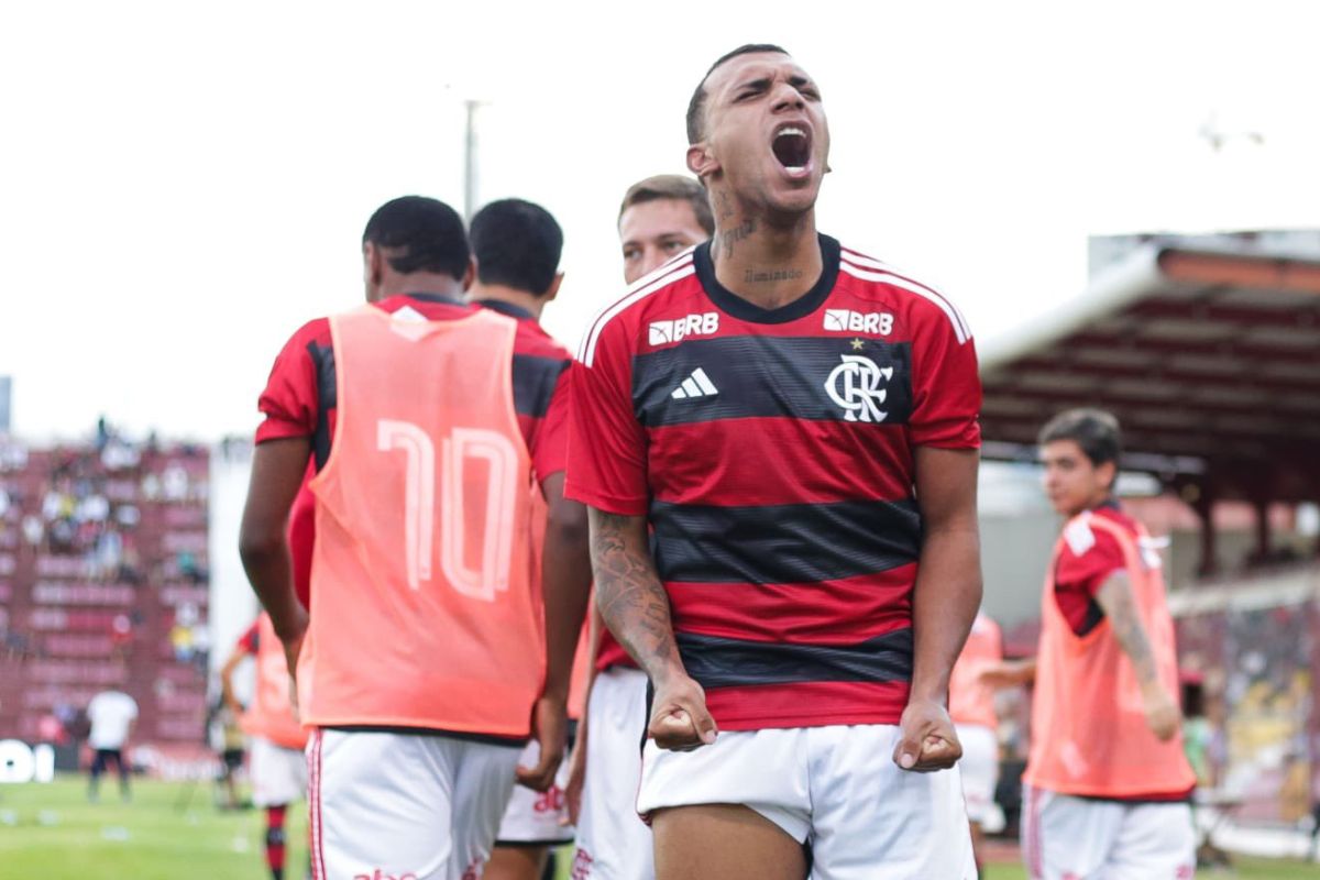  Athletico fica mais próximo de acerto com revelação do Flamengo 