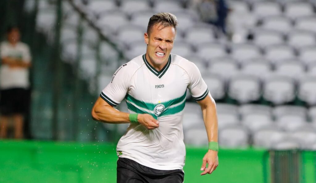 Frizzo comemora contra o PSTC Frizzo comemora gol contra o PSTC