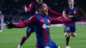 Vitor Roque marca primeiro gol pelo Barcelona e garante vitória na La Liga