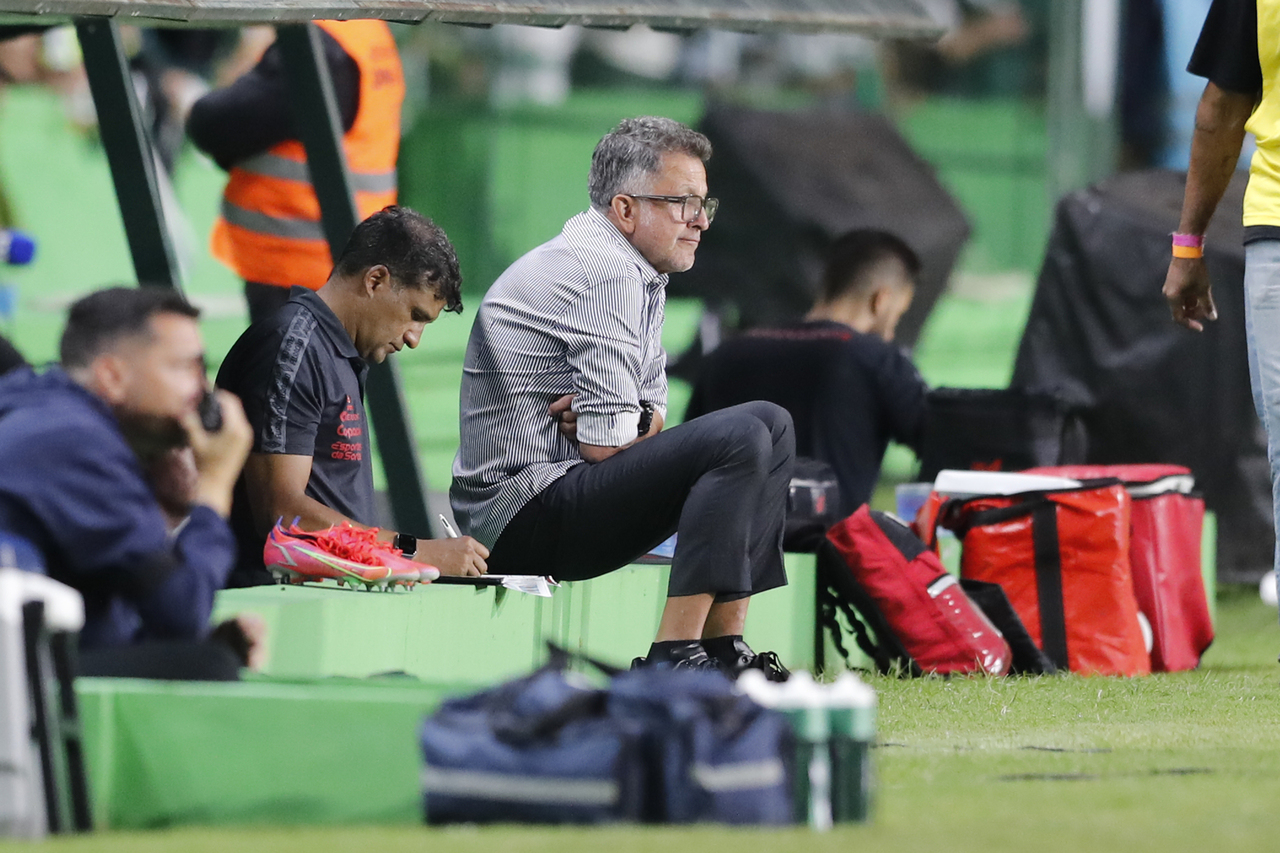 The only one who beat Atletiba: Juan Carlos Osorio