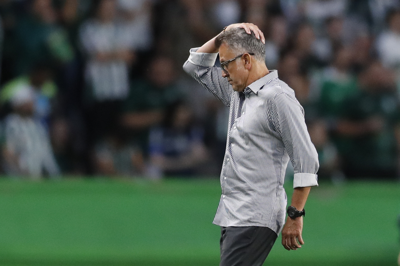  Os 60 dias de Osorio no Athletico: polêmicas, rodízio e beijinhos 