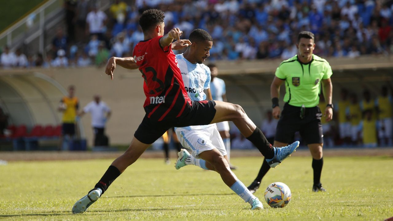  Athletico sofre gol no fim, perde para o Londrina e sai atrás nas quartas de final 