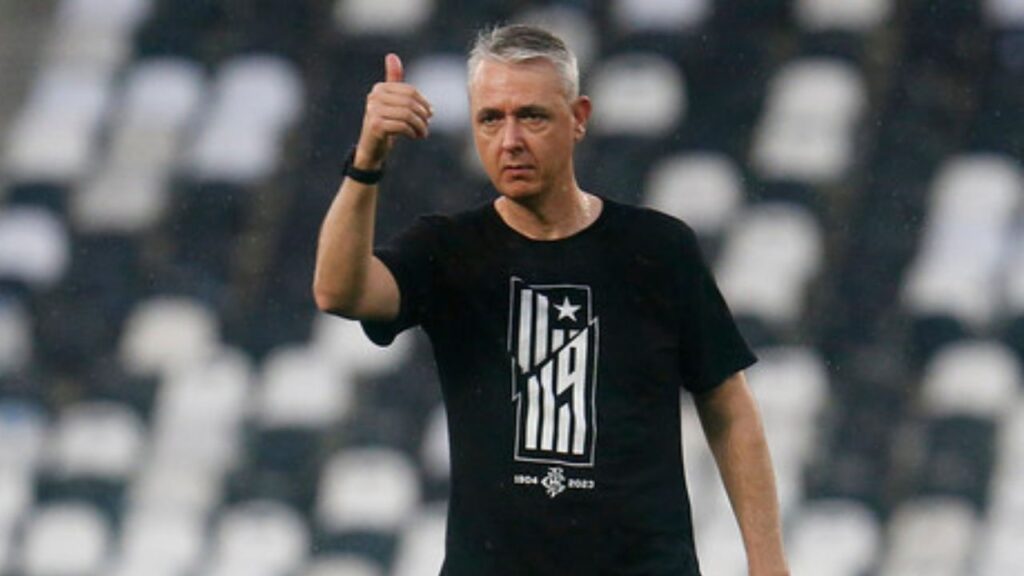 Tiago Nunes em passagem pelo Botafogo