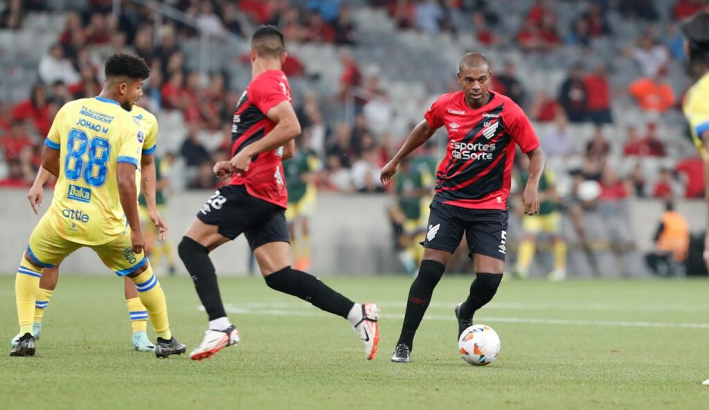 Fernandinho for Athletico