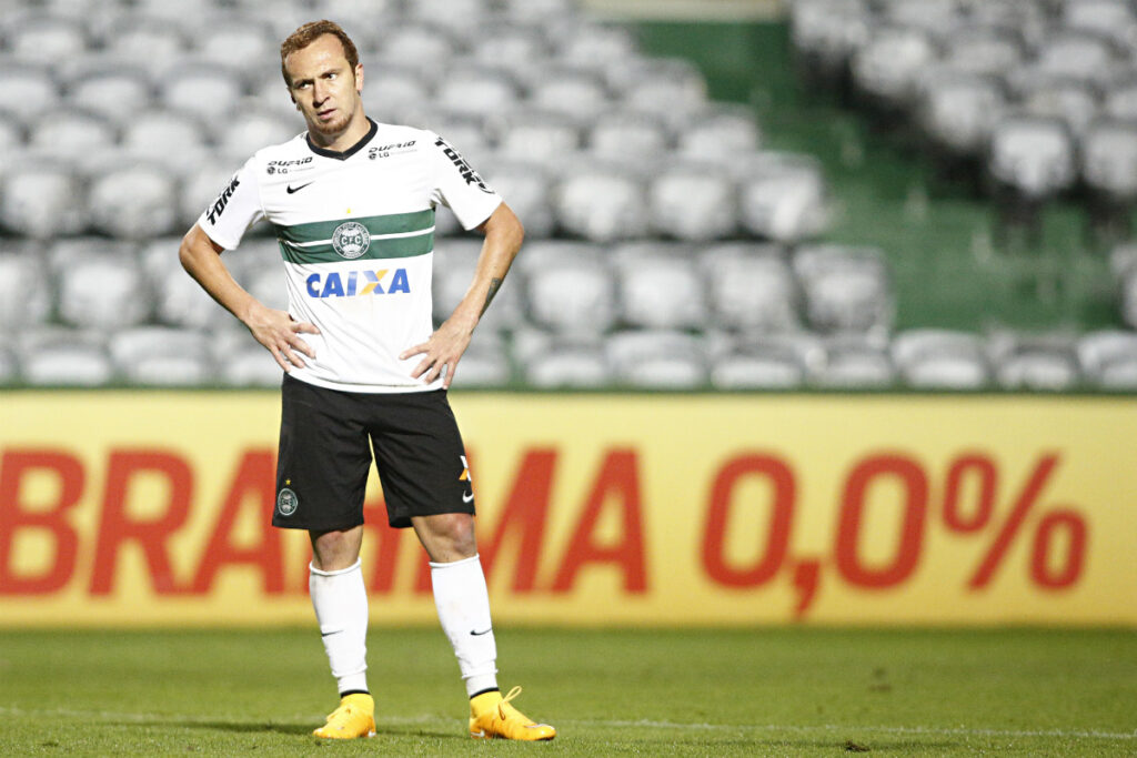 ze-love-jogou-no-coritiba-em-2014