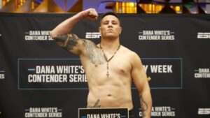 Paranaense invicto quer Poatan longe dos pesados no UFC: “Não vem ciscar pra cá”