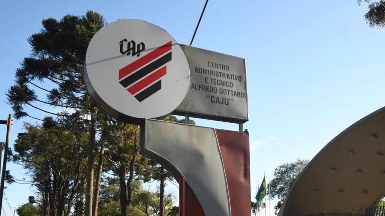 Escola no CT do Caju? Entenda como funcionará parceria entre Athletico e Governo