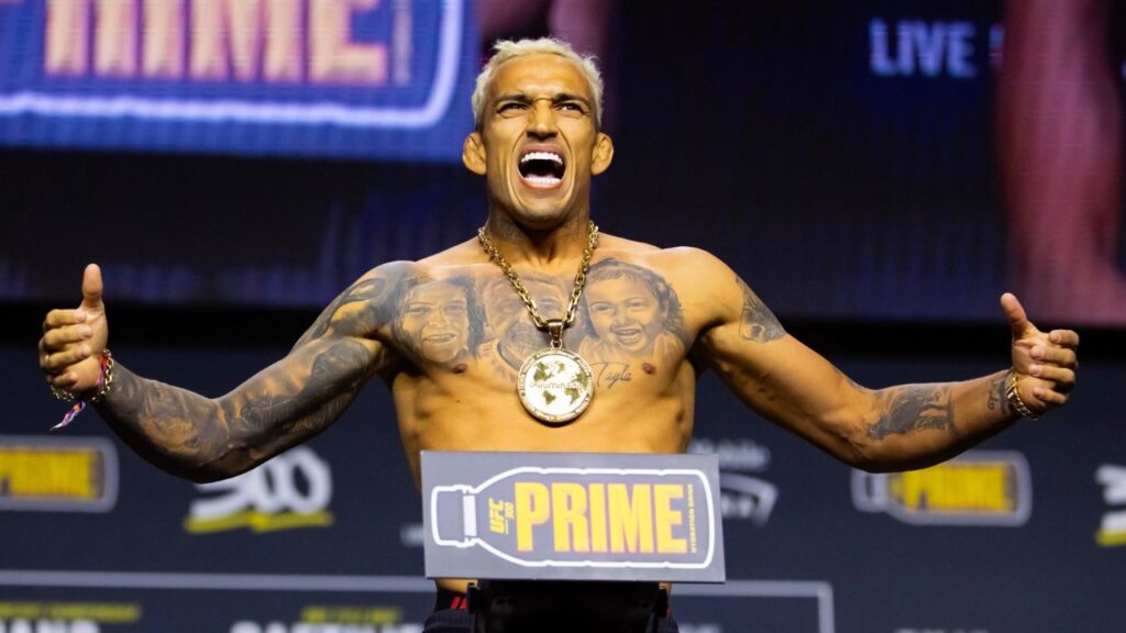 Charles do Bronx na pesagem do UFC 300. Foto: Icon sport