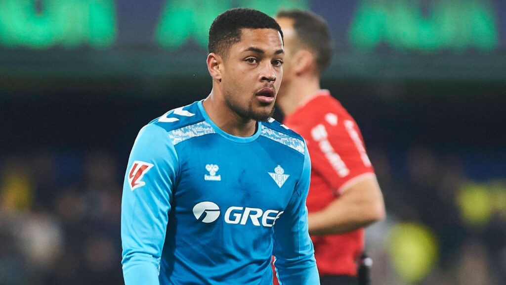 Vitor Roque.