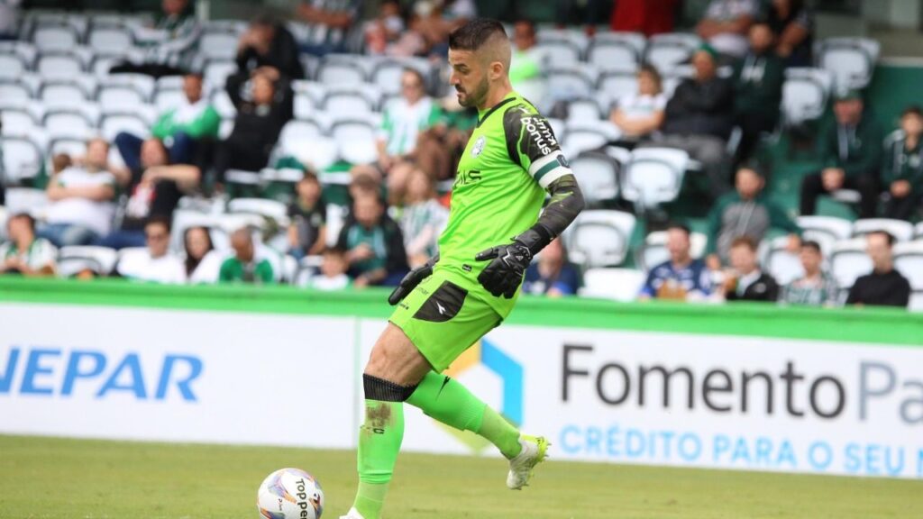 gabriel-leite-goleiro-coritiba