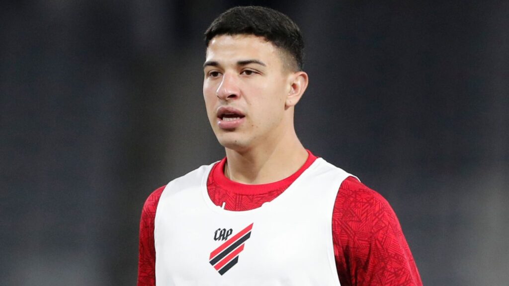 Esquivel ainda não jogou na temporada.