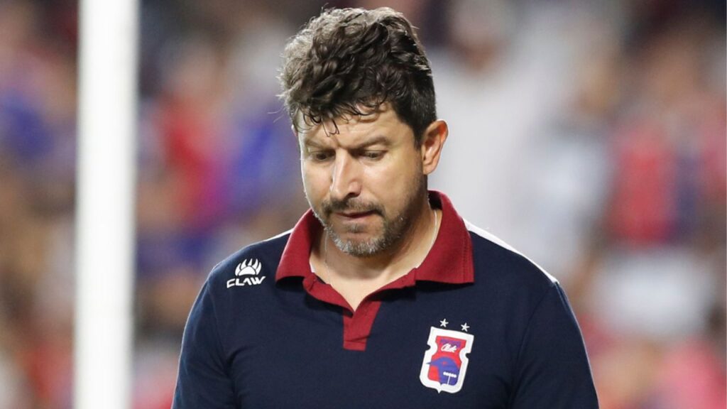 Tcheco no comando do Paraná Clube