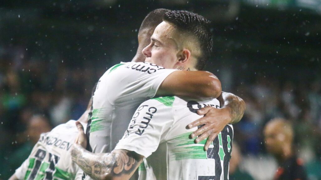 Coritiba domina Andraus no Couto Pereira