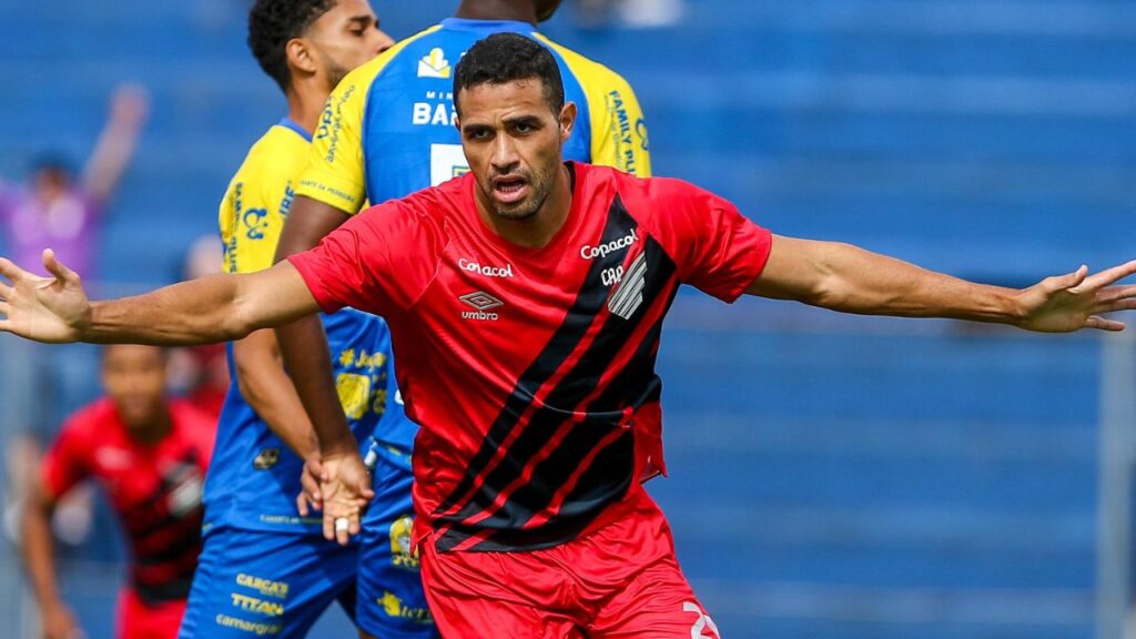 Alan Kardec ficará afastado após cirurgia. Foto: Geraldo Bubniak/Gazeta Press