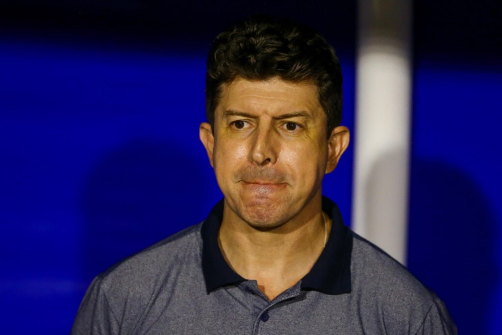 Tcheco no comando do Paraná Clube.