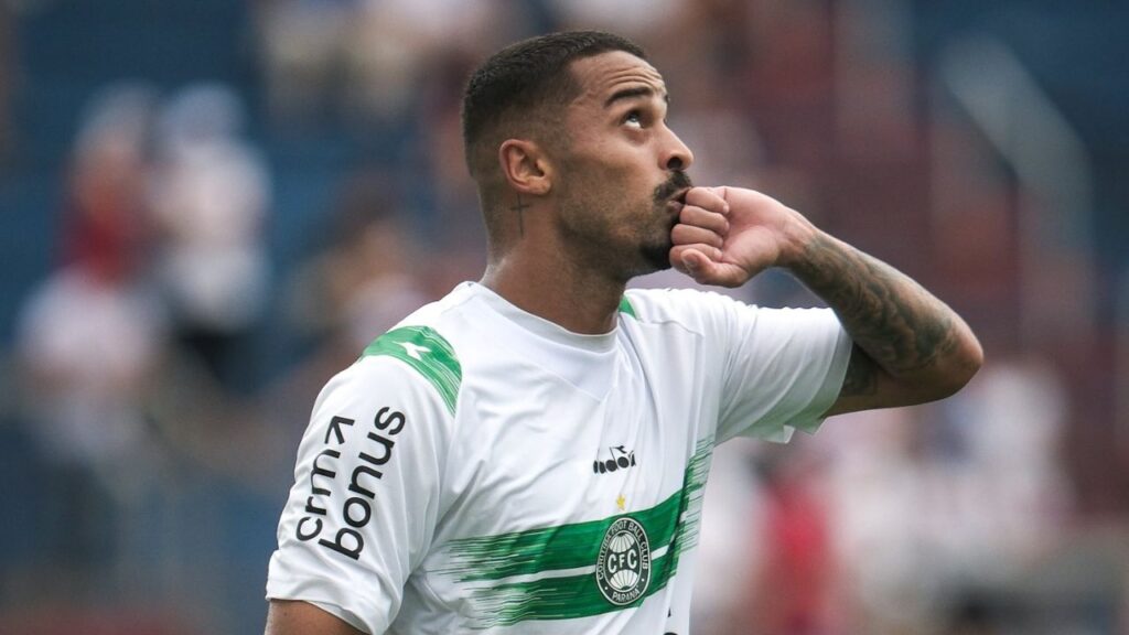 Dellatorre marcou diante do Paraná Clube. Foto: Divulgação/Coritiba.
