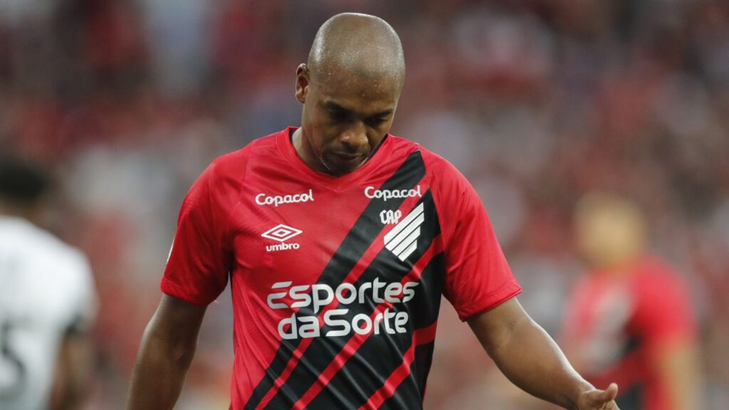 fernandinho-fim-concentracao-athletico