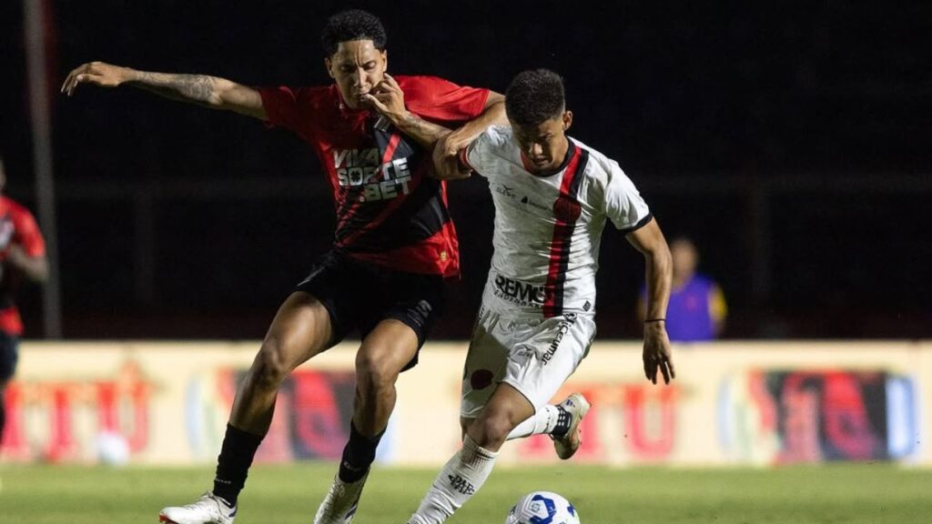 Lance de Pouso Alegre x Athletico. Foto: Divulgação.