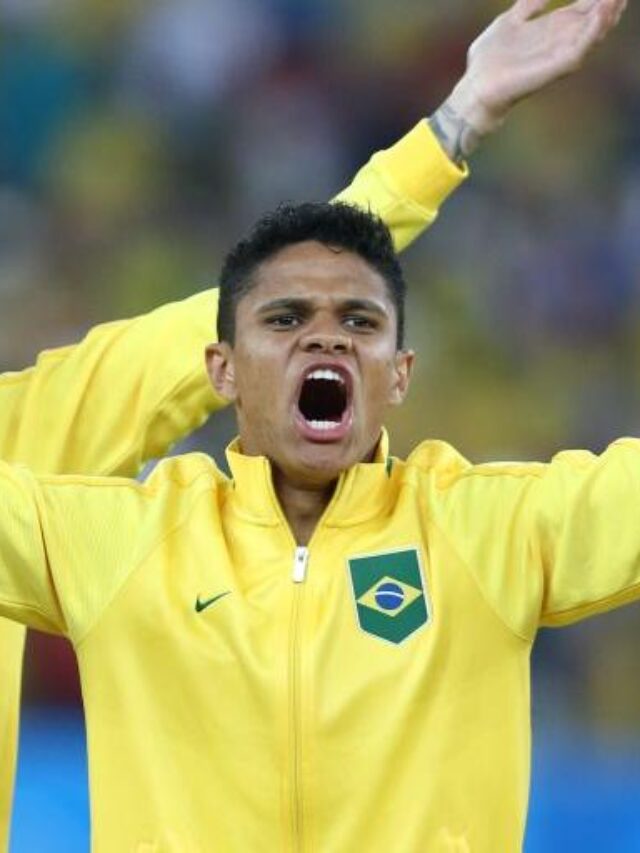 O jogador que pode trocar a seleção brasileira pela Rússia