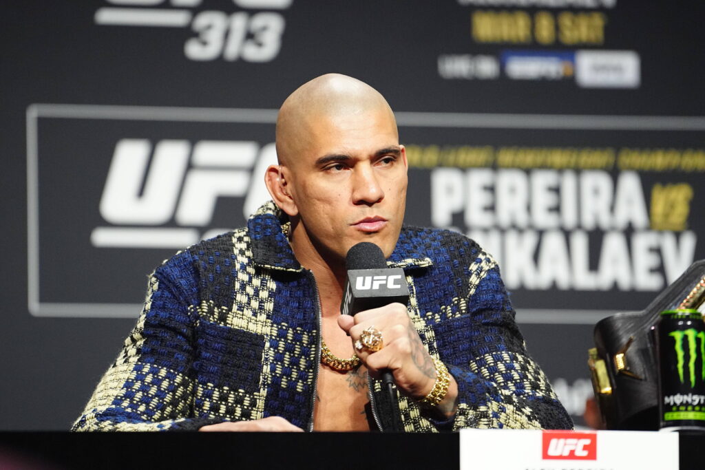 Alex Poatan na coletiva de imprensa do UFC 313.