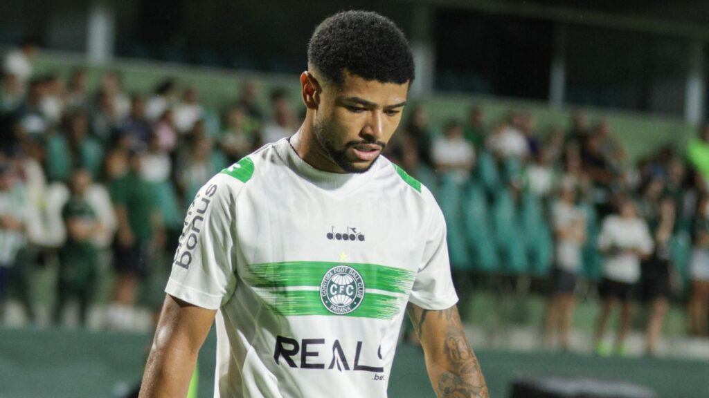 Ronier foi expulso diante do Maringá