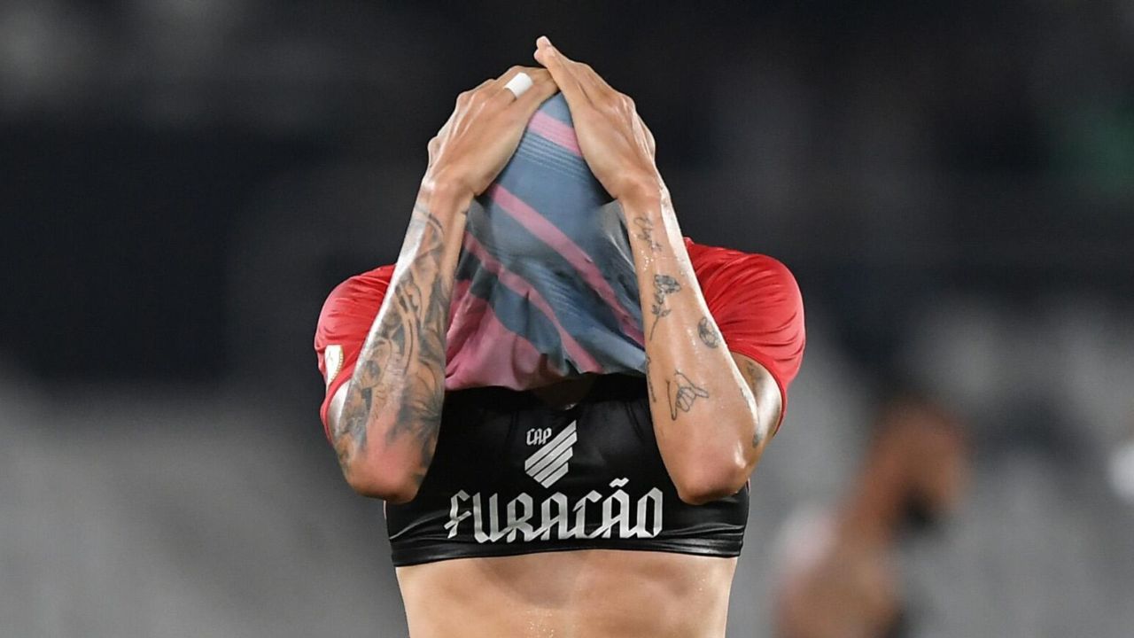 Athletico: Vilão no rebaixamento é desprezado em novo clube