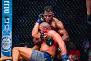 Acidente fatal: Lenda do MMA atropela jovem que morre no hospital