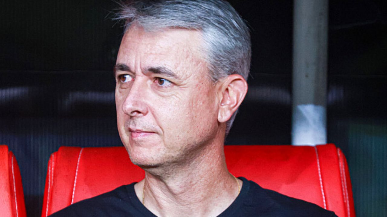 Tiago Nunes: Contestado no Chile, ex-Athletico tem multa milionária