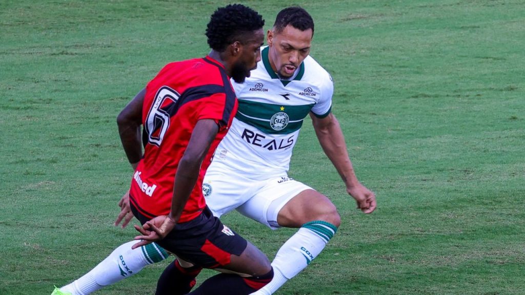 alex-silva-coritiba-atletico-go