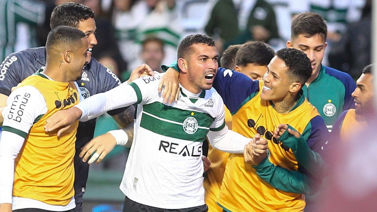 Coritiba vence o Cuiabá, conquista marca histórica e embala para o Atletiba