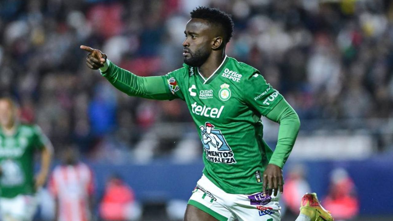 Athletico encaminha mais contratações e reforça aposta em estrangeiros na Série B