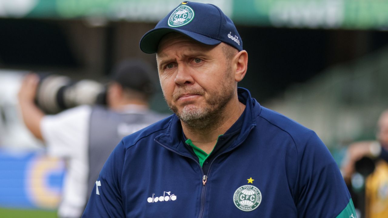 Coritiba tem time titular definido contra o Volta Redonda: veja as escalações