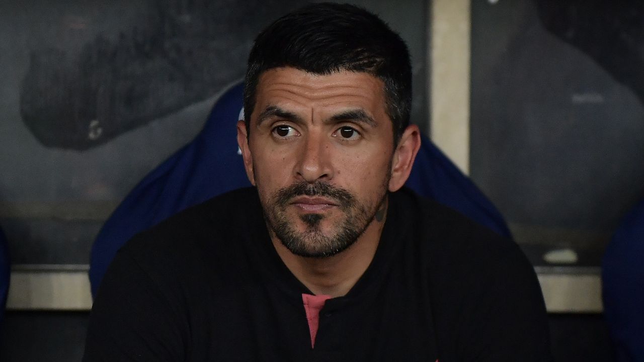 Técnico no rebaixamento do Athletico, Lucho González tem proposta de clube europeu
