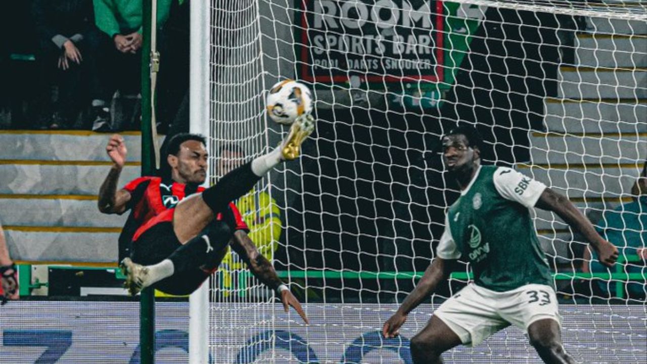 Atacante ex-Coritiba marca golaço na prorrogação da Europa League; assista