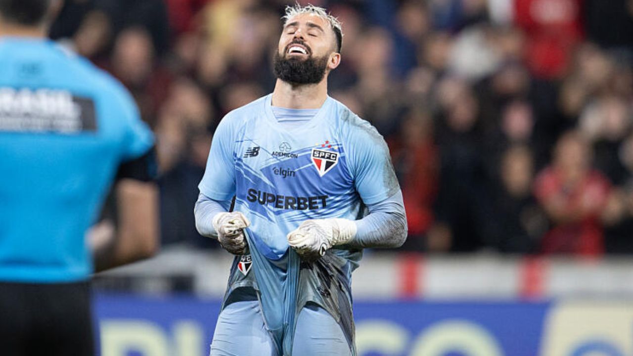 &#8220;Fugiram&#8221;: Athletico provoca São Paulo e relembra polêmica após classificação