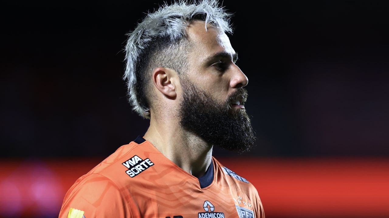 Goleiro deve deixar o São Paulo após eliminação para o Athletico