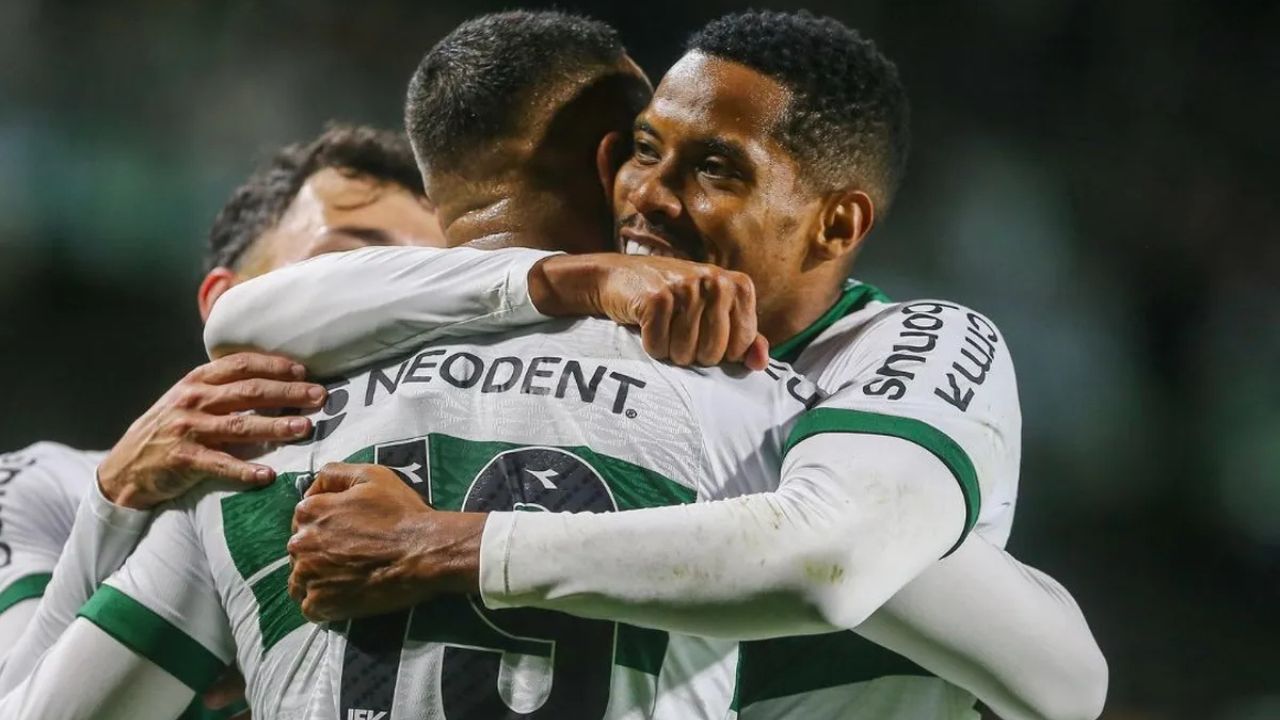 Mozart mantém esperança em atacante contestado no Coritiba