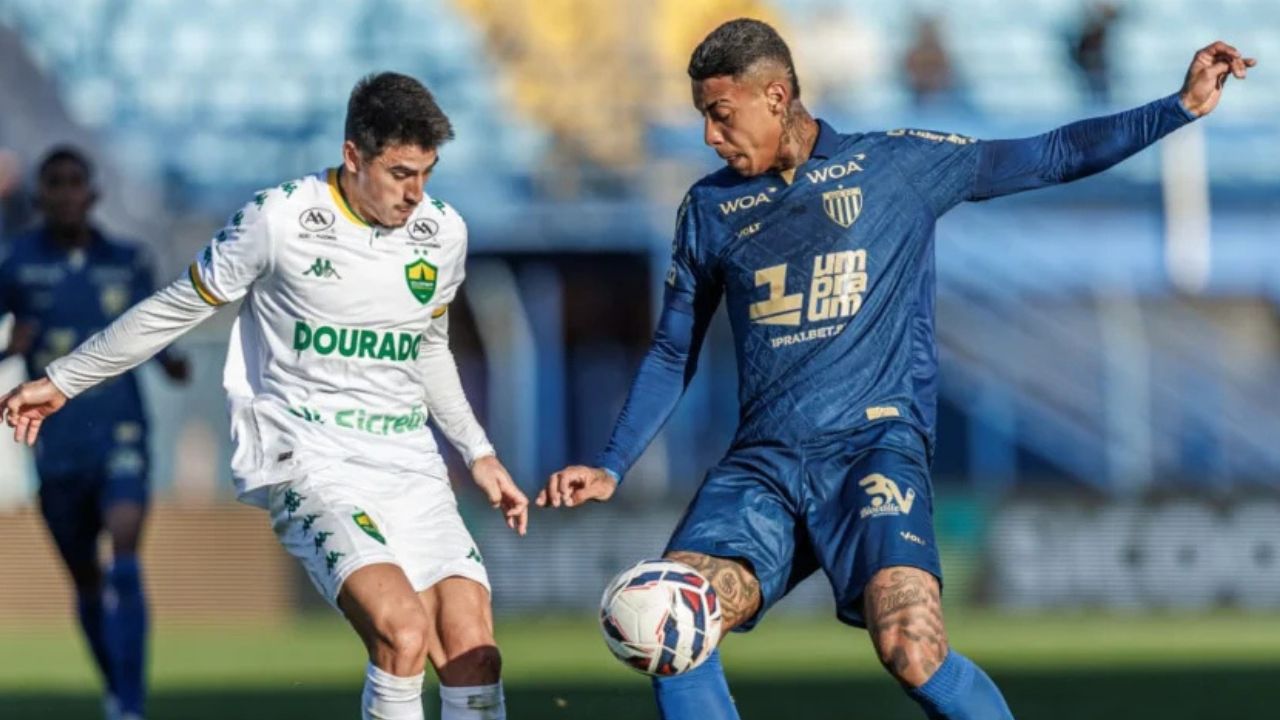 Técnico ex-Coritiba é demitido de rival da Série B após derrota