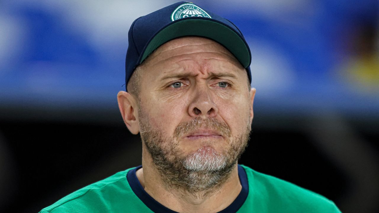 Coritiba tem invencibilidade com zagueiro na Série B