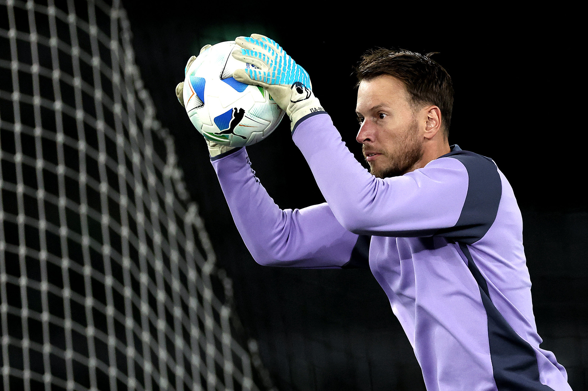 Ex-seleção rasga elogios a goleiro revelado pelo Athletico: &#8220;Líder e arrojado&#8221;