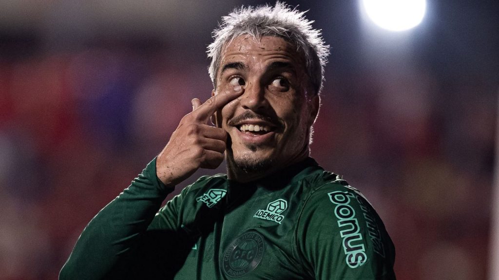 coritiba líder série b derrota goiás