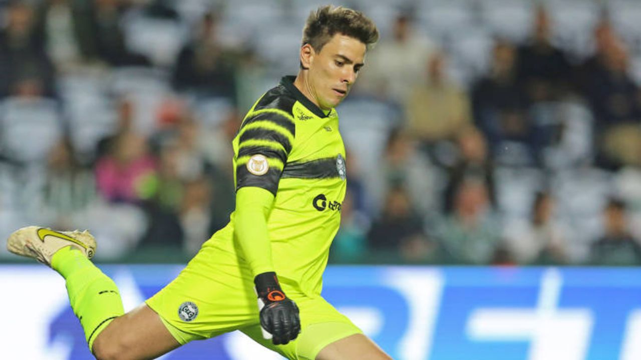 Goleiro que “entregou” jogo no Coritiba será rival na Série B