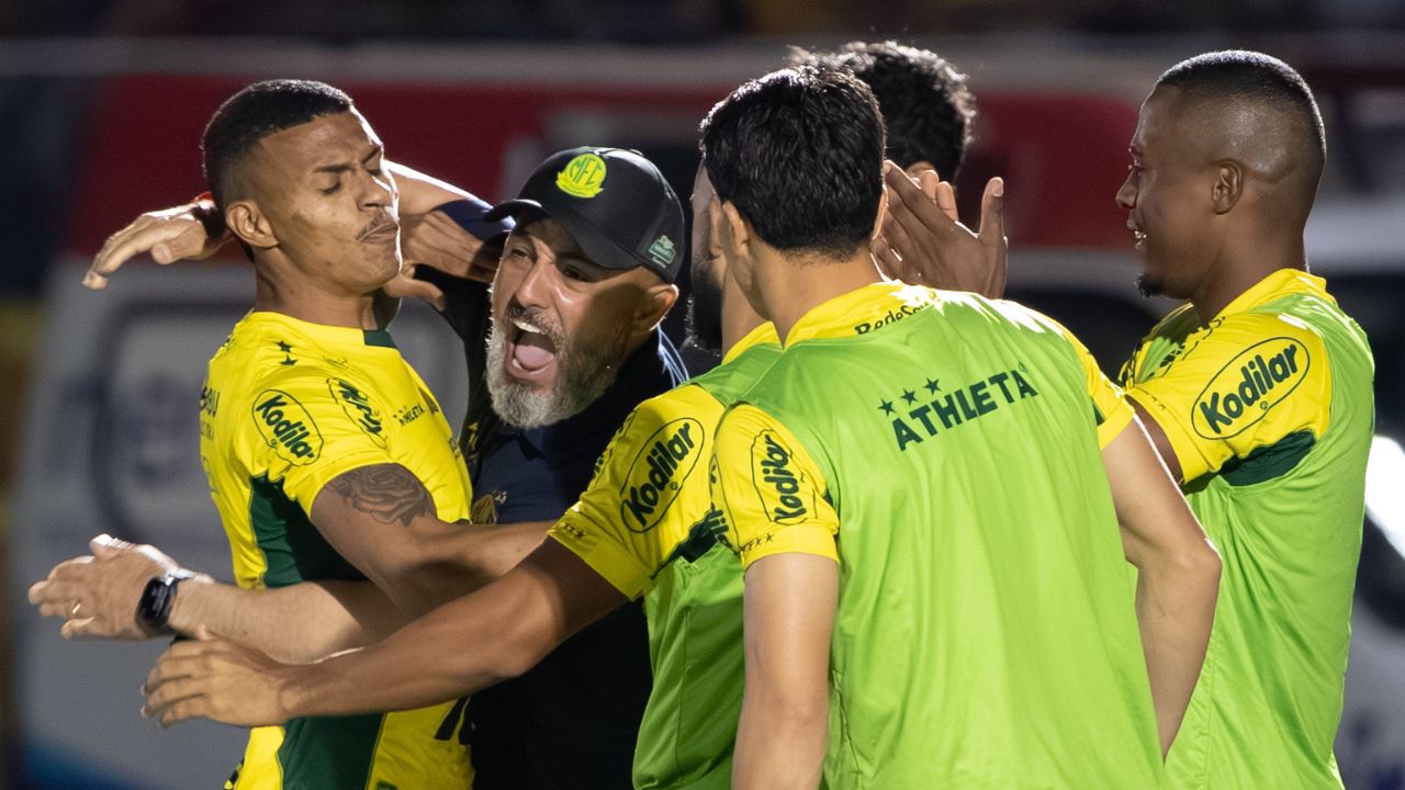 Técnico “revelado” no Athletico é a sensação do Brasileirão