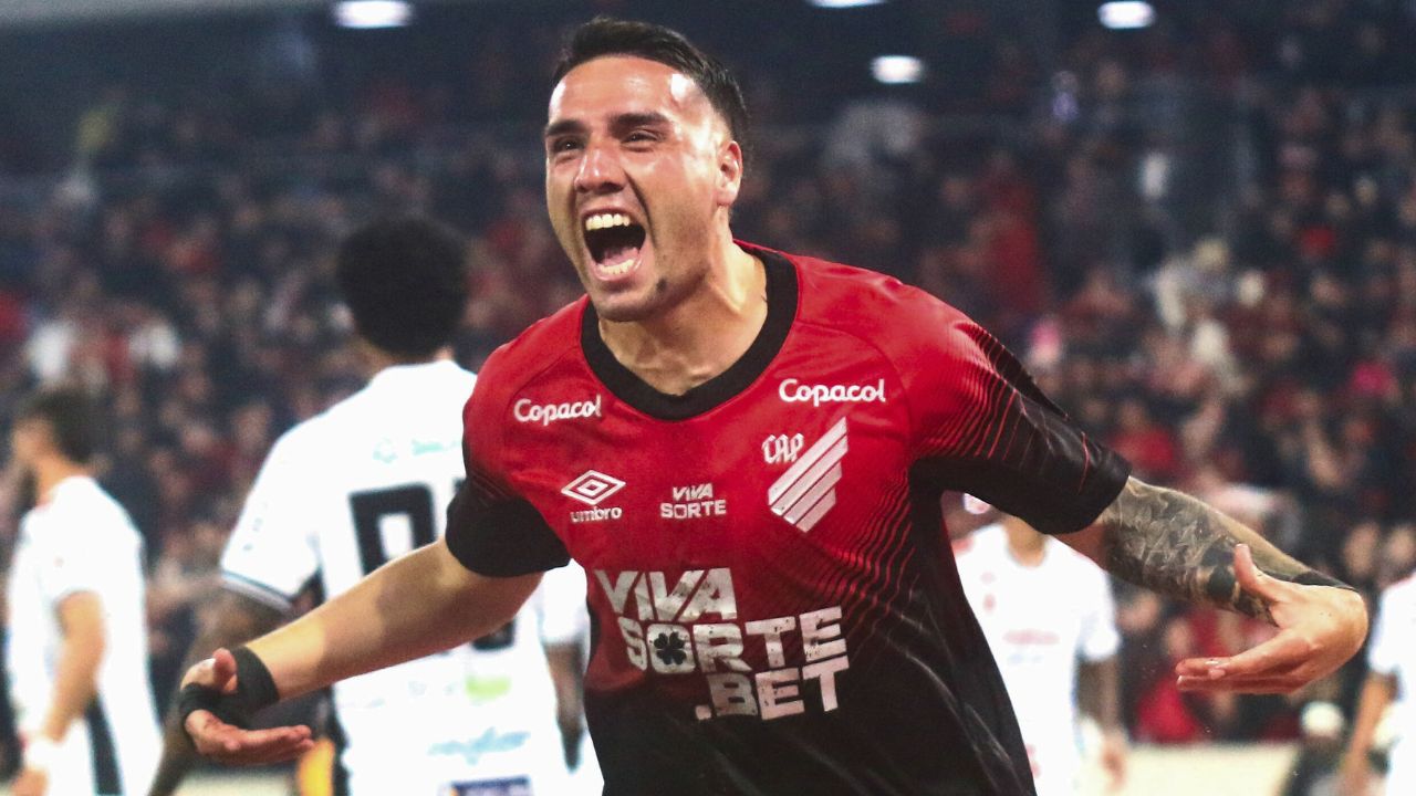 Athletico vence, volta ao G4 após longo período e ultrapassa o Coritiba