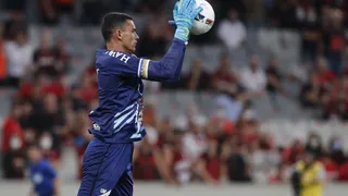 Santos, do Athletico, é convocado para a seleção para o jogo contra a Bolívia