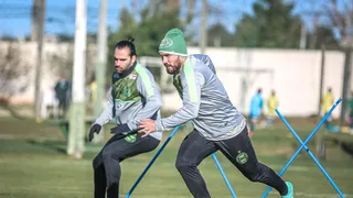 Coritiba tem retornos para encarar o líder Náutico; veja o provável time