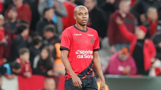 Fernandinho questiona pênalti do Flamengo, mas acredita em virada do Athletico
